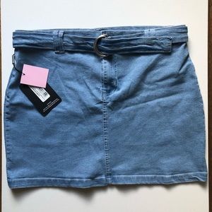 Mini skirt with loop belt